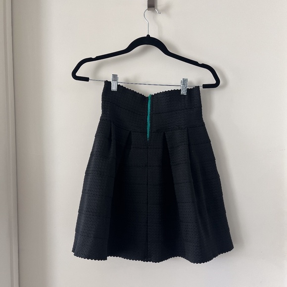 Black Elastic Skirt - Picture 2 of 2